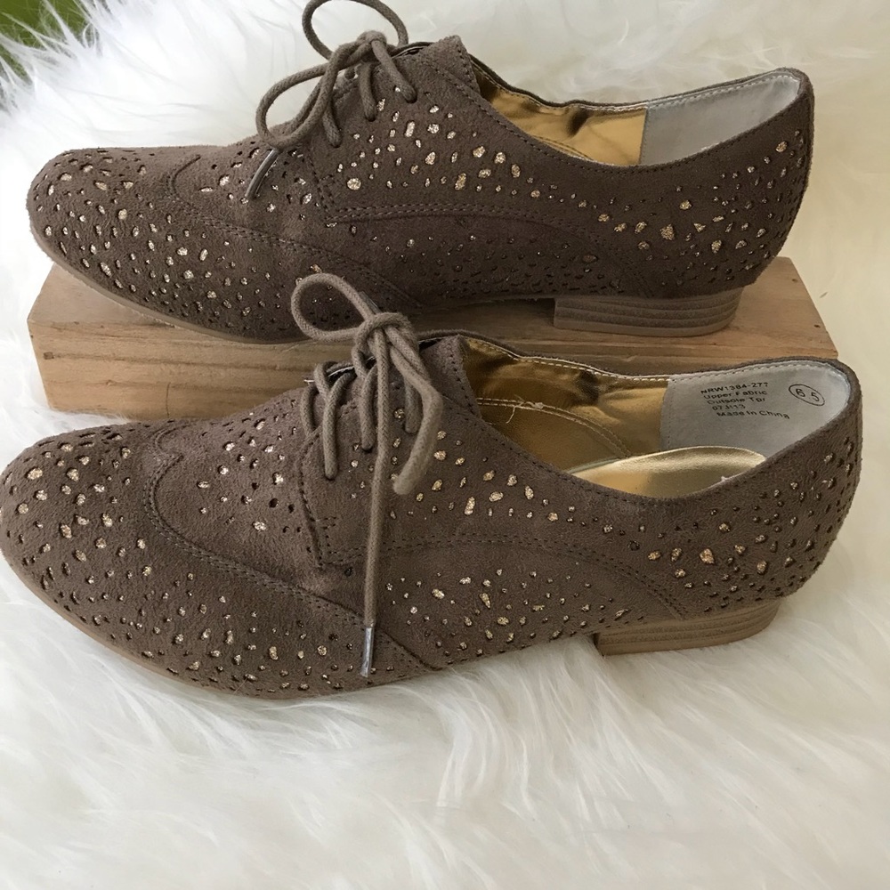 Not Rated Oxford Flats Brown w/Gold Accents Sz 6.5
